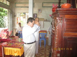 Thân Tộc Láng Giềng Người Ân Bè Bạn