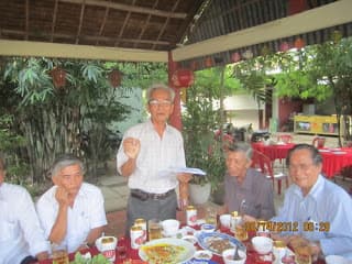 Họp Mặt -Giã Từ