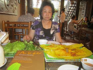 Thân Tộc Láng Giềng Người Ân Bè Bạn