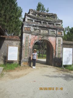 HUE2- LangTam