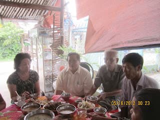 Thân Tộc Láng Giềng Người Ân Bè Bạn