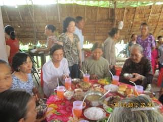 Thân Tộc Láng Giềng Người Ân Bè Bạn